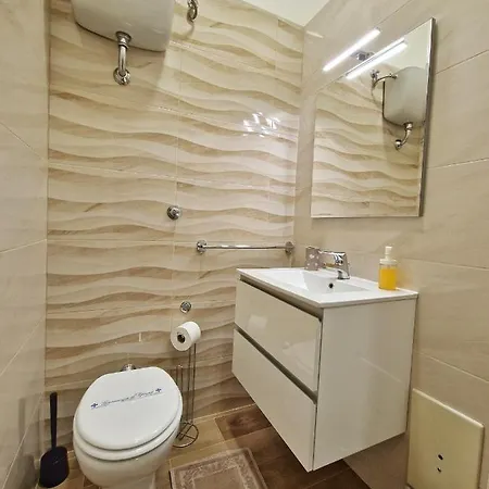 Mc 4* Naples